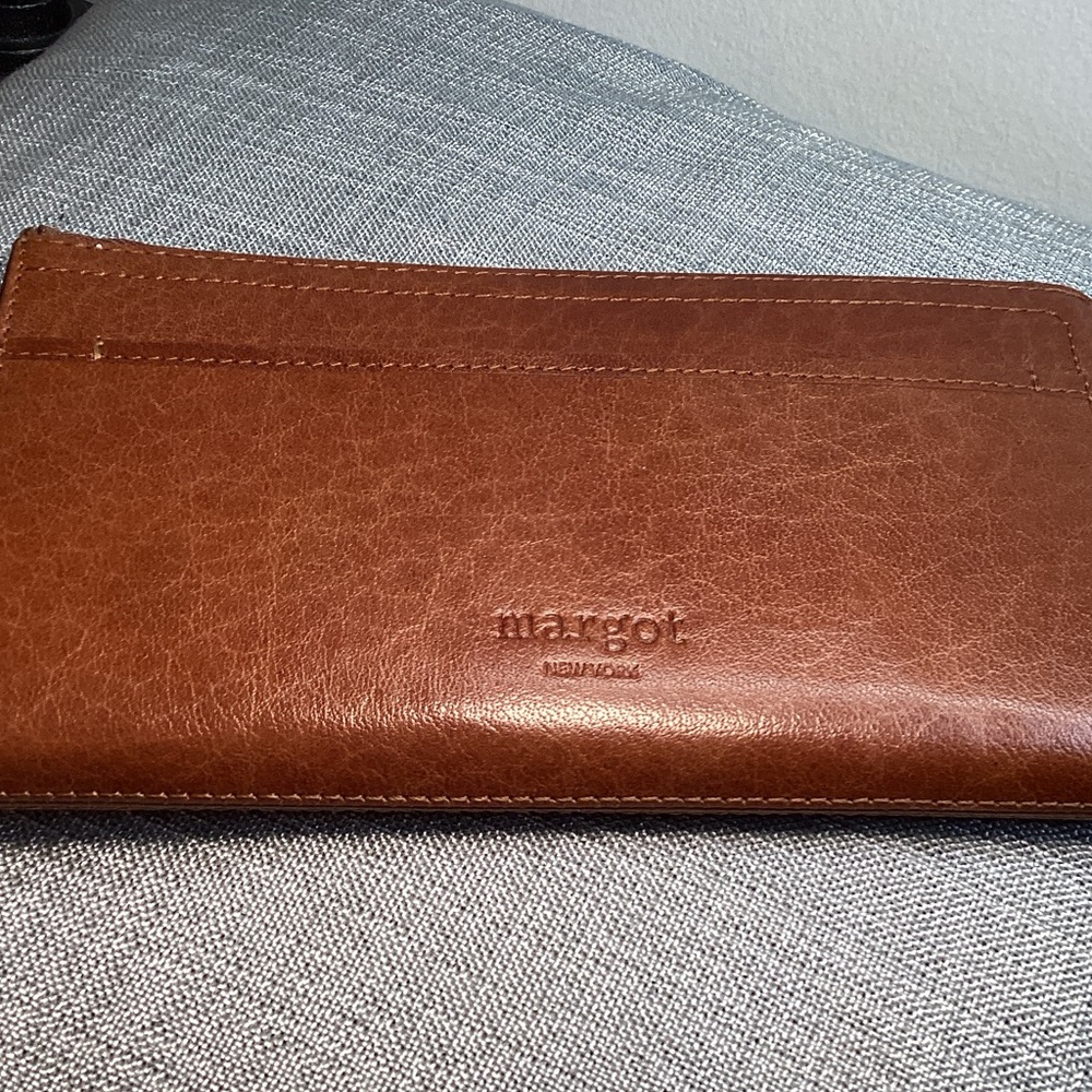 Margot wallet wristlet